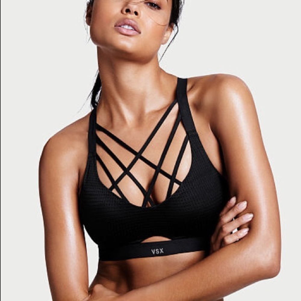 Victoria’s Secret 32B Black Strappy Sports Bra